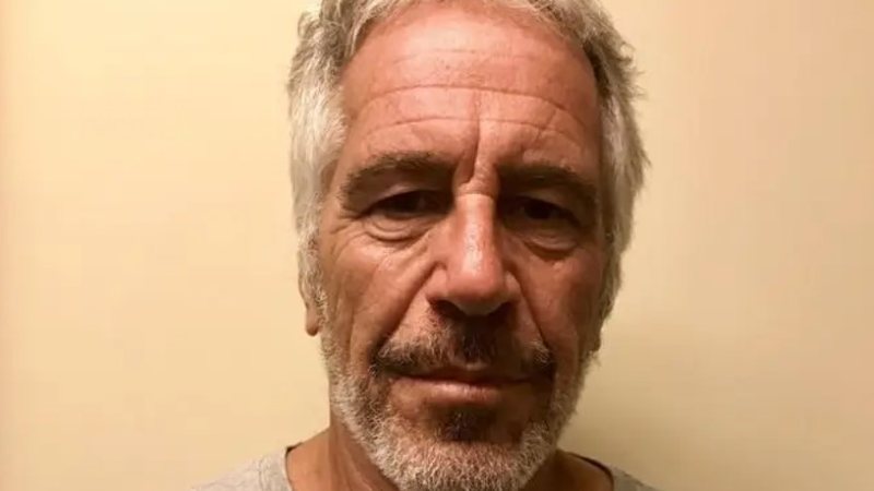 Jeffrey Epstein foi acusado de praticar tráfico sexual e abuso de menores por mais de uma década - Divulgação