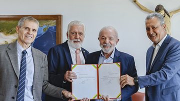 Lula assina decreto para criação da nova data comemorativa da independência do Brasil - Ricardo Stuckert/PR