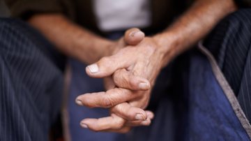 A taxa de prevalência de TEA entre o grupo 60+ é ligeiramente maior entre homens - Freepik