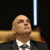 O ministro do STF, Alexandre de Moraes, assina despacho para anexar aos autos postagens de Eduardo Bolsonaro - Rosinei Coutinho / SCO STF