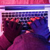 Em muitos casos, tudo começa com uma ligação ou mensagem, aparentemente enviada por uma central de atendimento - Foto: Envato Elements