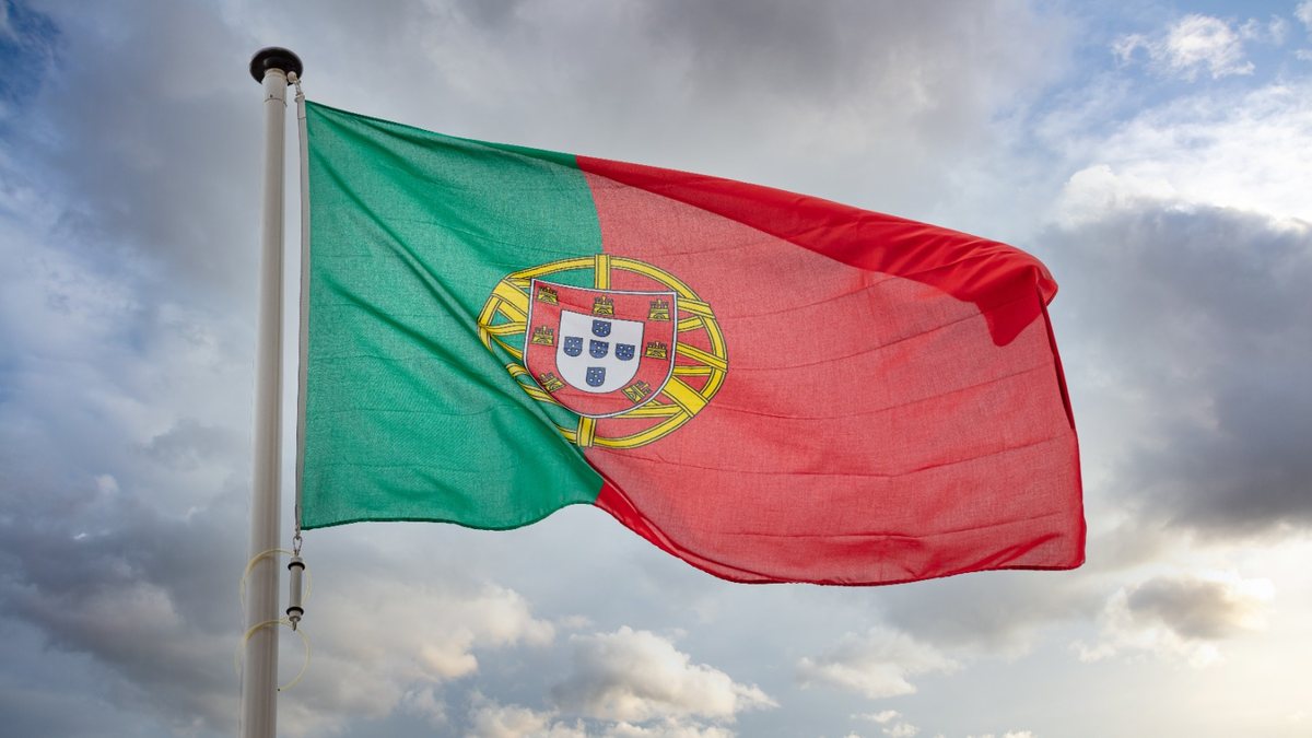 Parlamento português aprova pacote de medidas anti-imigração que altera a Lei de Estrangeiros do país - Envato