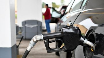 Elevação dos preços de combustíveis na bomba deverá causar efeito cascata e  pressionar fretes e alimentos, segundo a Brasilcom - Envato