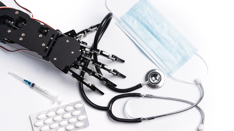 Uma cirurgia praticada por um robô - Envato