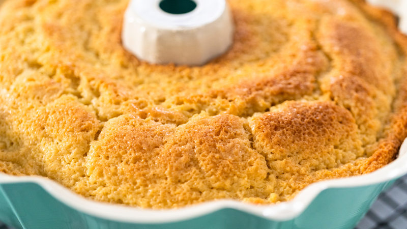 Essa receita é fácil e rápida! Com 15 minutos de preparo e 45 minutos de forno ela rende até 10 porções. - Envato Elements