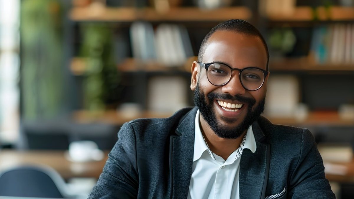 Motivação está conectada também ao reconhecimento, além de possibilidade de progressão na carreira e salário atrativo - Vecteezy