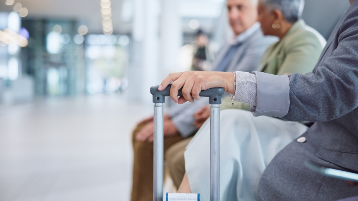 Esses passageiros devem receber os mesmos serviços dos demais, mas com prioridade em todas as etapas da viagem - Foto: Envato Elements