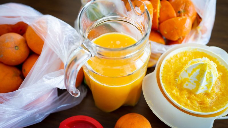 Suco de laranja, polpa de laranja e castanha-do-pará são os produtos agrícolas que não estarão sujeitos à tarifa de 50% - Envato