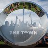 O The Town 2025 ocorre neste e no próximo fim de semana. Além de Travis e Lauryn, nomes como Green Day, Mariah Carey, Backstreet Boys e Katy Perry também estão entre as atrações - Divulgação
