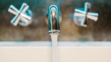 Programa Social Paulista reduz valores nas contas de água e esgoto para famílias mais pobres na área da Sabesp - Envato Elements