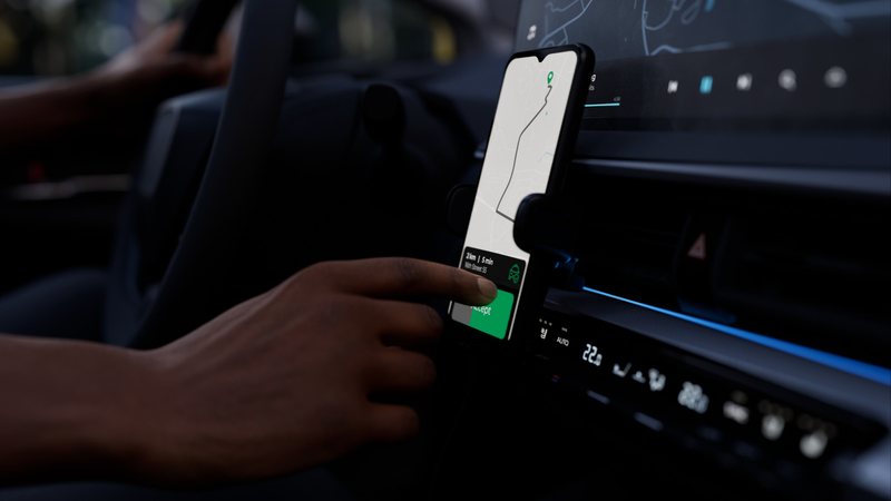 Os motoristas de aplicativo com mais de 50 anos diminuíram na comparação entre 2022 e 2024 - Adobe Stock
