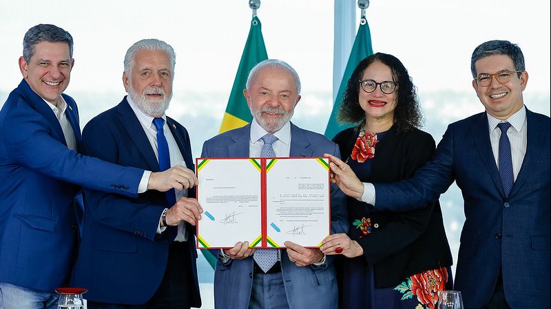 O valor excedente de anos anteriores, que soma R$ 22 bilhões, poderá ser usado para financiar pesquisa e projetos de inovação - Ricardo Stuckert / PR