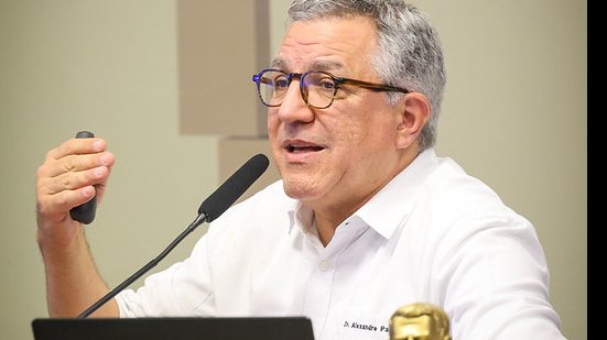 "O Mais Médicos, assim como o PIX, sobreviverá aos ataques injustificáveis", escreveu o ministro Alexandre Padilha no X - Walterson Rosa/MS