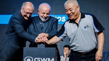 Alckmin e Lula na inauguração da GWM; presidente disse que chineses terão mais felicidade com os trabalhadores brasileiros - Ricardo Stuckert / PR