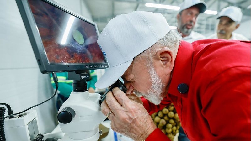 Lula participou da inauguração do Centro de Tecnologia e Inovação Agroindustrial da Acelen Renováveis, em Montes Claros (MG). - Ricardo Stuckert / PR