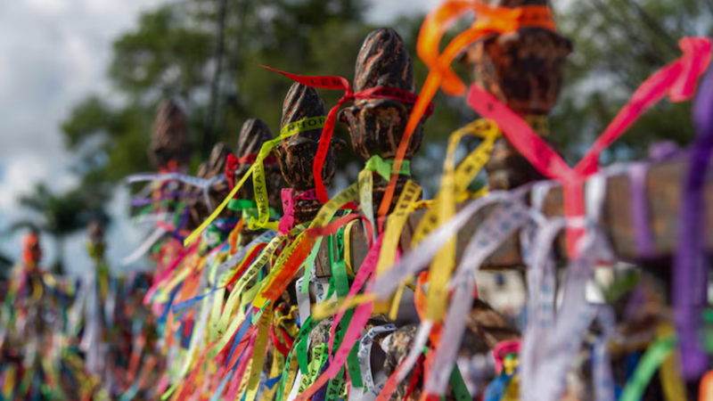 A data religiosa é tradicional no estado desde o século XVIII, marcada por romarias, promessas e momentos de fé profunda para os católicos - Foto: Freepik