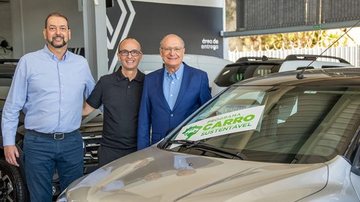 O vice-presidente e ministro do Desenvolvimento Geraldo Alckmin em visita a concessionárias em Brasília - Divulgação/ Agência Gov