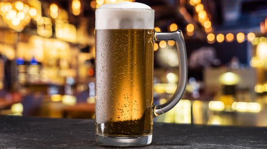 O tour tem duração aproximada de 2 horas e termina com a degustação de chope - Foto: Envato Elements