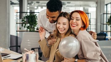 78% consideram essencial ter “amizades verdadeiras” no trabalho e que laços genuínos tornam o dia a dia mais leve e prazeroso - Envato