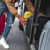 O transporte rodoviário também tem regras específicas quanto a bagagem - Foto: Envato Elements