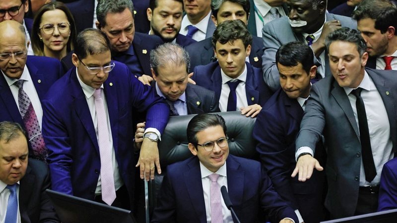Decisão anunciada pelo presidente da Casa, Hugo Motta, responde ao tumulto da semana, quando a oposição ocupou o plenário em protesto - Kayo Magalhães / Câmara dos Deputados