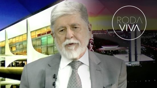 O assessor especial para Assuntos Internacionais da Presidência da República, Celso Amorim, no programa Roda Viva - Reprodução TV Cultura