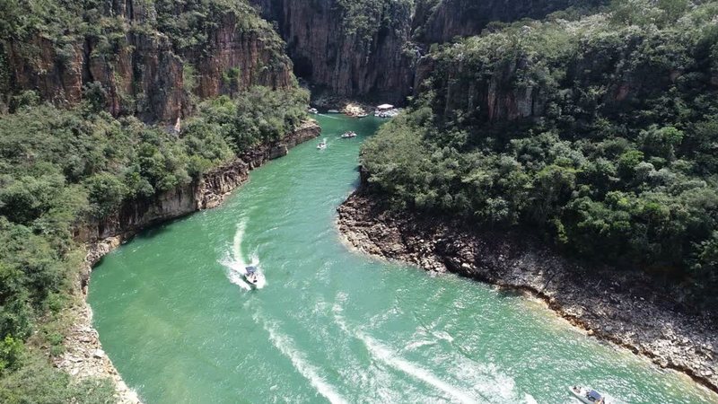 Capitólio ganhou fama nacional com seus cânions imponentes e águas esverdeadas do Lago de Furnas - Foto: Envato Elements