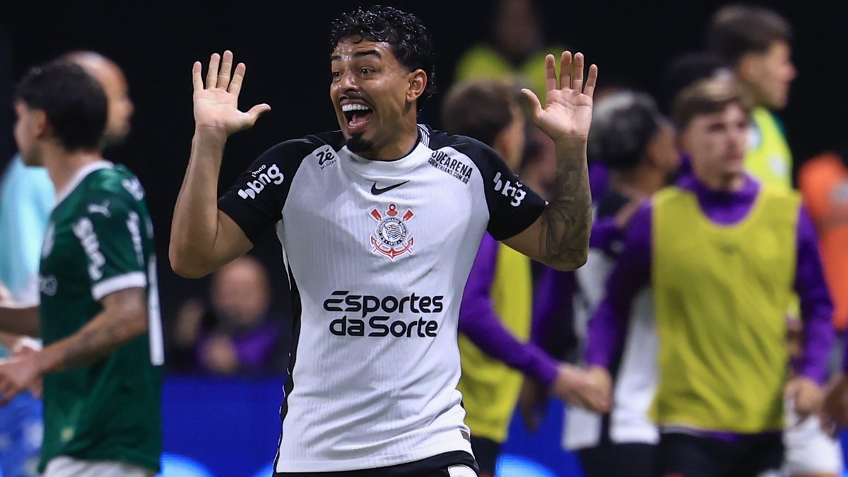 O jogador do Corinthians Matheus Bidu comemora o gol aos 42 minutos do primeiro tempo - Marcello Zambrana Agif -Estadão Conteúdo