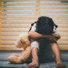 Em muitos casos, as crianças são levadas pelas mães, que fogem de um contexto de violência doméstica - Envato