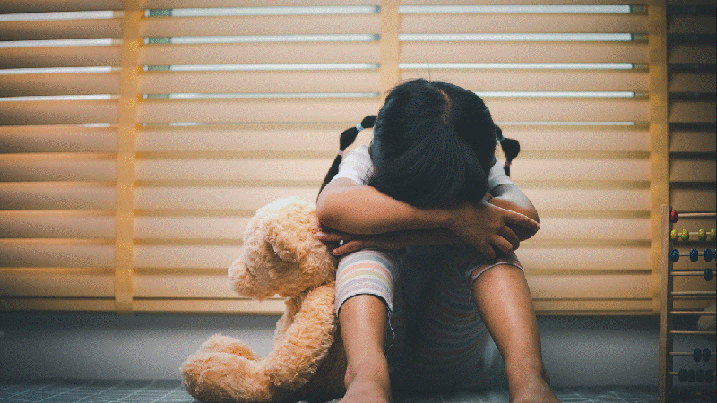Em muitos casos, as crianças são levadas pelas mães, que fogem de um contexto de violência doméstica - Envato