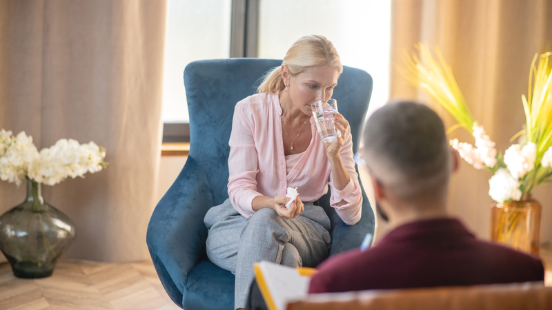 Novos desafios emocionais tornam a psicoterapia uma aliada essencial em todas as idades - Foto: Envato Elements