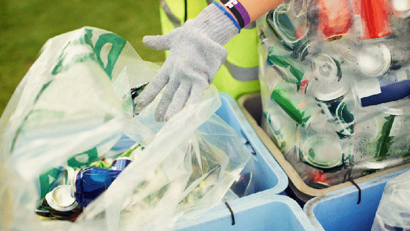 A operação será realizada em parceria com a cooperativa Carioca Recicla, que realizará a triagem e a destinação correta dos resíduos, garantindo a reciclagem - Envato