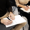 Existem diversos programas que ajudam jovens e adultos a concluir o ensino médio e ingressar no mundo universitário - Foto: Envato Elements