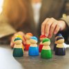 Especialistas destacam que autistas são comumente mal interpretados em suas capacidades e que a falta de inserção no mercado prejudica a real inclusão - Envato