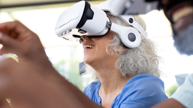 Inteligência artificial, biotecnologia e medicina personalizada estão redefinindo o que significa viver mais e melhor - Foto: Envato Elements
