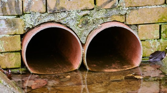 Entre 2019 e 2023, foram construídos 197 mil quilômetros de redes de água e esgoto no País, aponta o relatório da Abcon Sindcon - Envato