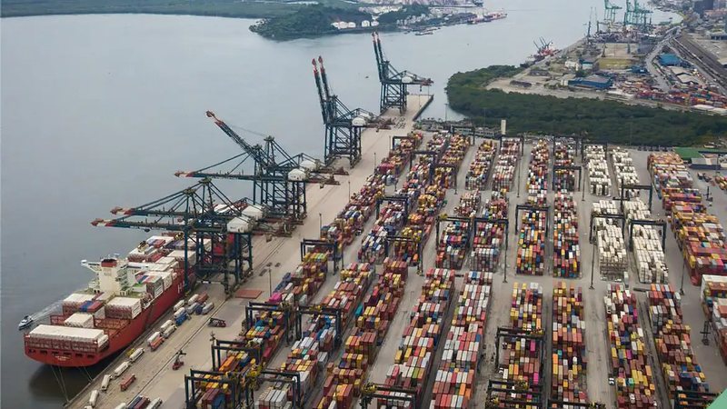 Para o Itamaraty, a decisão de Donald Trump viola as diretrizes da OMC - Divulgação/Porto de Santos