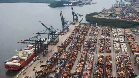 Para o Itamaraty, a decisão de Donald Trump viola as diretrizes da OMC - Divulgação/Porto de Santos