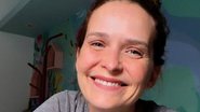 Em suas redes sociais, na segunda-feira, 18, ela disse que está bem e explicou o diagnóstico dermatológico, que envolverá a retirada da mancha para biópsia - Reprodução/Instagran/@ferodriguesoficial