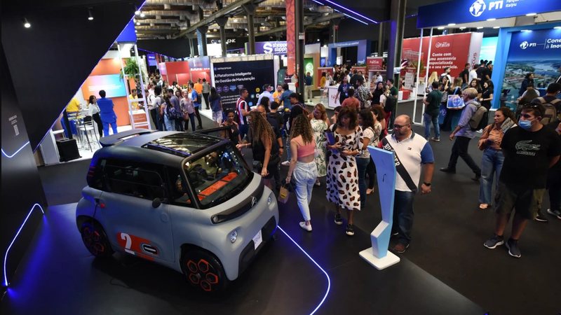 Movimento na Rio Innovation Week, que atraiu um público diversificado: 15% de turistas nacionais e 25% de fluminenses - Rio Innovation Week
