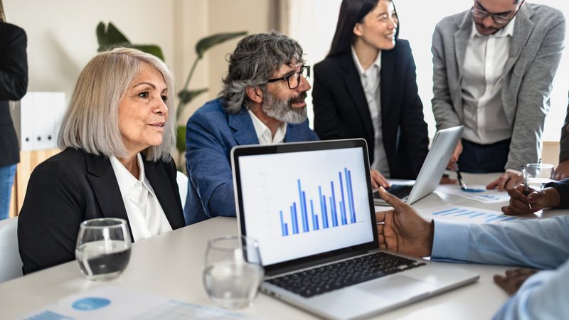 Cenário sugere que o mercado já tem promovido movimentações para se adaptar ao envelhecimento da população, diz o Goldman - Envato