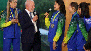 Lula teve encontro com as atletas que foram medalhistas de prata no Mundial de Ginástica Rítmica - Valter Campanato/Agência Brasil