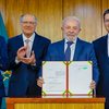 O presidente Lula ao lado do vice Geraldo Alckmin pede aos líderes da Câmara e do Senado que votem logo a MP do tarifaço - Ricardo Stuckert/PR