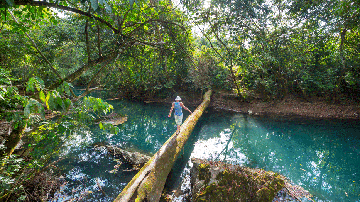 Principal motivação das viagens das pessoas maduras é lazer e descanso, lugares novos e contato com a natureza - Envato