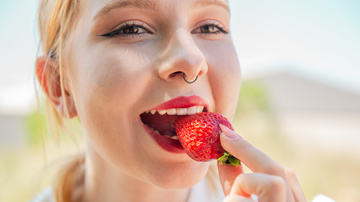 A moderação e os cuidados recomendados pelos profissionais da odontologia são fundamentais - Foto: Envato Elements
