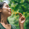 A pesquisa mostrou que cheiros despertam memórias mais vívidas, emocionais e detalhadas, enquanto pistas verbais tendem a levar a lembranças mais genéricas - Foto: Envato Elements