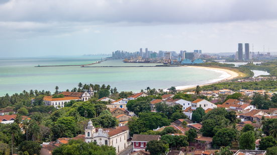 Olinda, em Pernambuco, reúne praia e folclore - Foto: Envato Elements