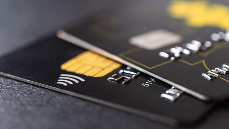 No segundo trimestre, o setor registrou crescimento de 10,4%, atingindo R$ 1,1 trilhão em transações - Envato