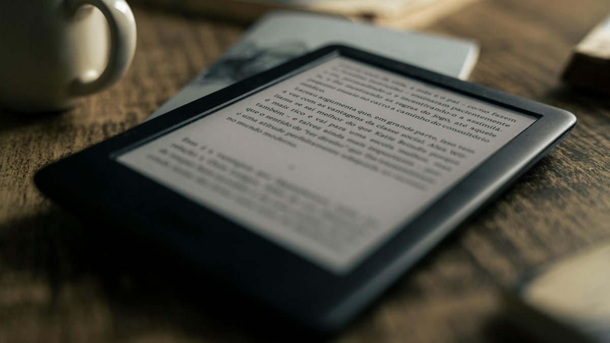 O leitor digital "Kindle", usado para leitura dos conteúdos do Kindle Unlimited - Pexels