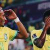 Jogadores Raphinha e Vini Jr com o uniforme da seleção brasileira. - Reprodução - Instagram